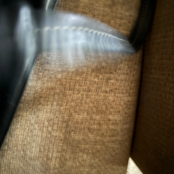 Kenneth Cole of Ne York Black Slim Pocketbook Snap Closure - Picture 7 of 13